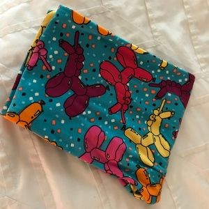 LuLaRoe OS birthday leggings